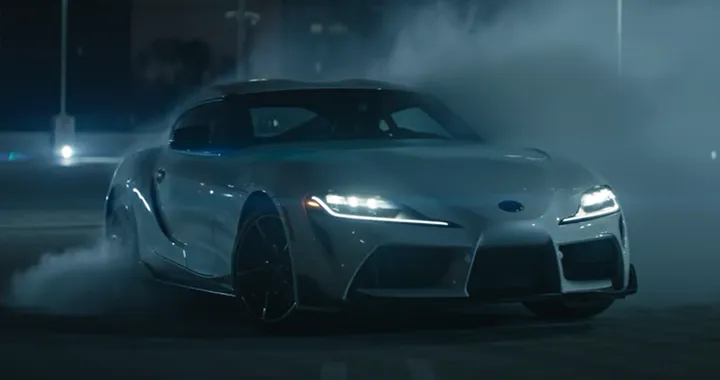 La Toyota GR Supra e l'ironia sul politically correct [Video]
