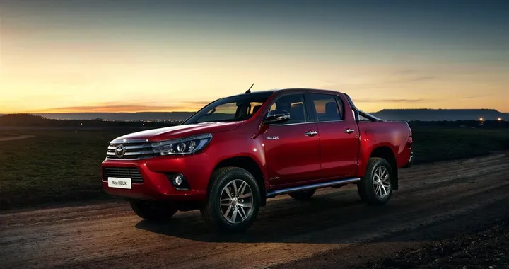 Toyota Hilux 2016: foto, prezzi e informazioni