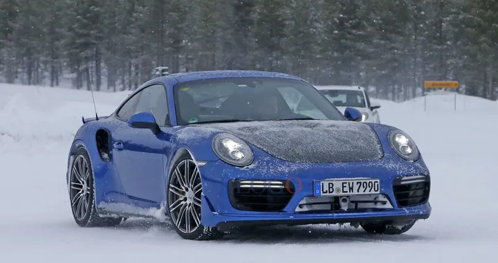 Foto spia Porsche 911 GT2 RS