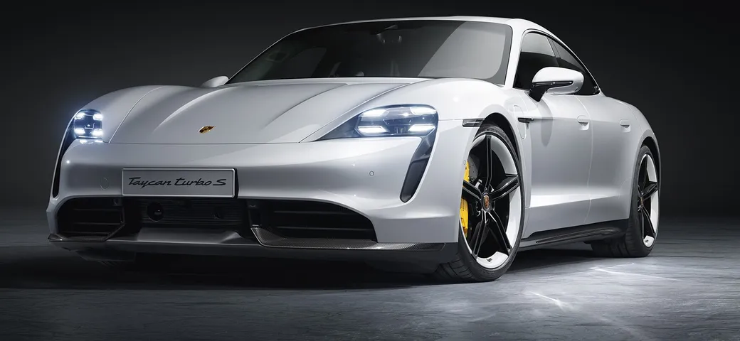 Nuova Porsche Taycan: si ricarica in 