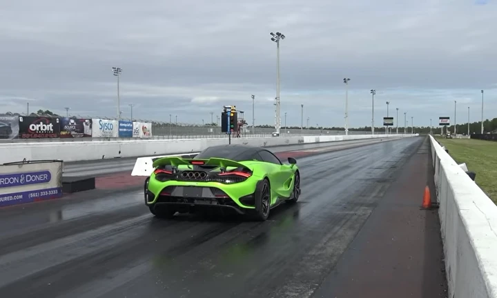 Una McLaren 765LT brucia lo 0-60 mph in 2