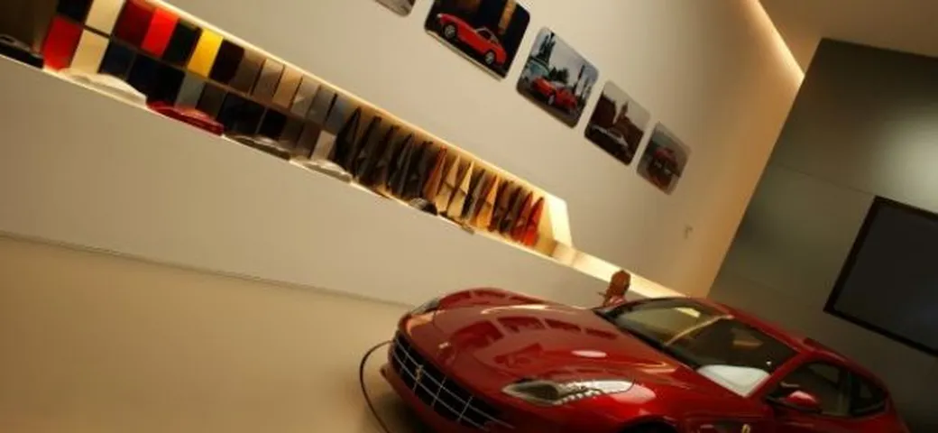 Ferrari, un giorno a Maranello: l'Atelier e lo Showroom per le personalizzazioni