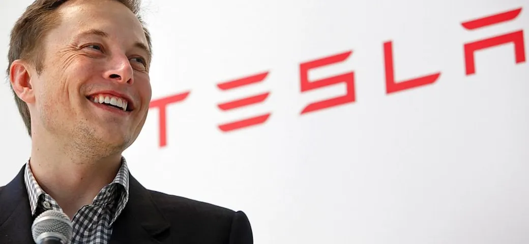 Tesla: il pilota automatico rileva le moto?