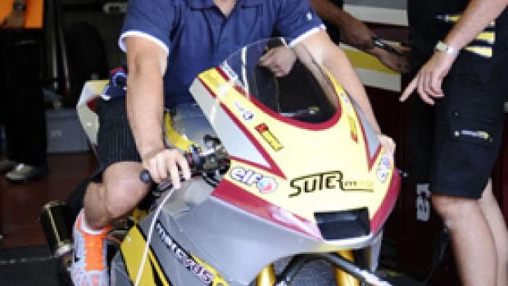 MotoGP in pista al Mugello per i test ufficiali. Stoner batte il record della pista