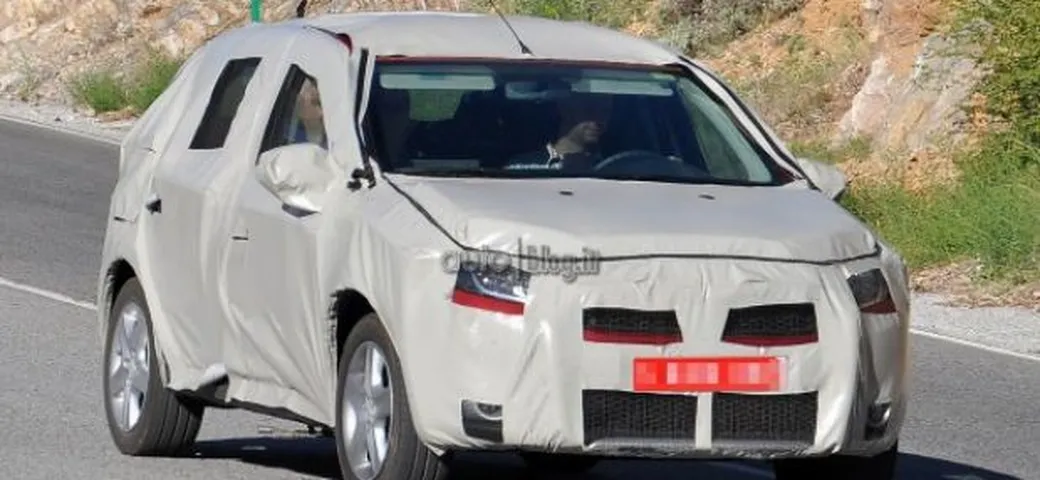 Foto Spia nuova Dacia Sandero