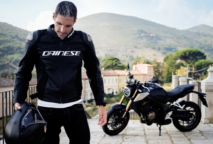 Dainese e Momodesign: insieme per abbigliamento e accessori