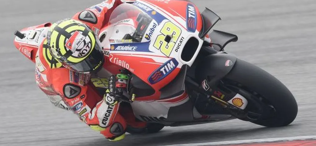MotoGP Valencia: Ducati benino. Iannone settimo e Dovizioso nono