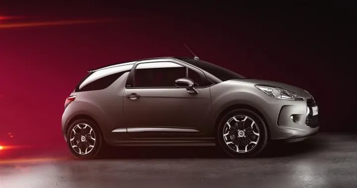 Citroen DS3 Cabrio L'Uomo Vogue alla Milano Fashion Week