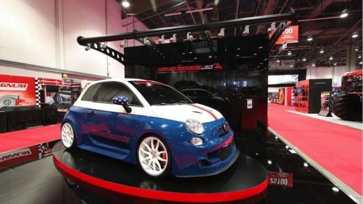 Romeo Ferraris: Cinquone Stradale Tributo USA al Sema