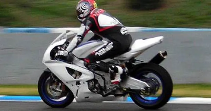 Aprilia V4: continua lo sviluppo a Jerez