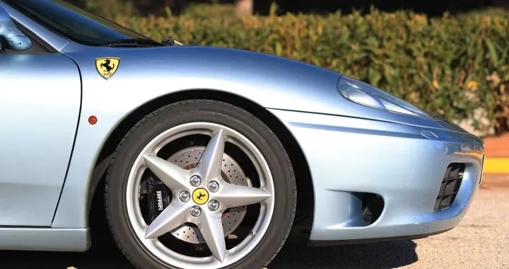 Oltre 40 supercar dal passato torbido infiammano un'asta giudiziaria