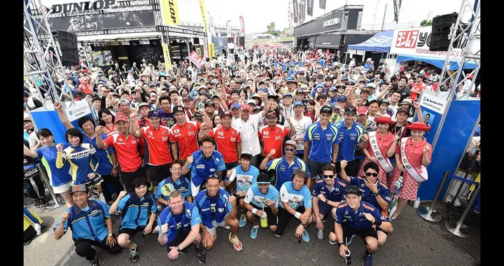 KEVIN SCHWANTZ AND FANS JOIN SUZUKI AT THE SUZUKA 8 HOURS