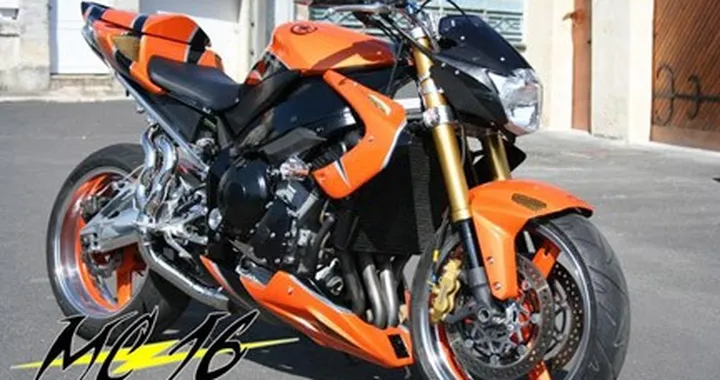 Yamaha R1 "1000 Aoranged"