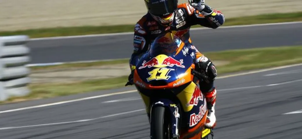 Moto3, Sepang: Sandro Cortese vince in volata e si laurea Campione del Mondo 2012