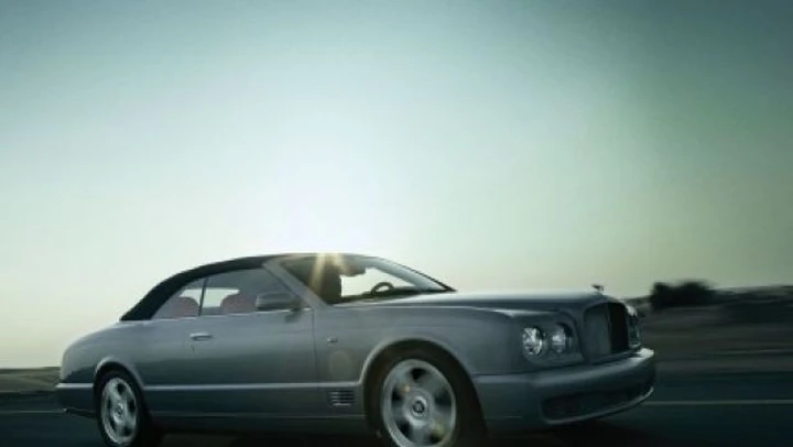 Bentley: fuori produzione la cabriolet Azure