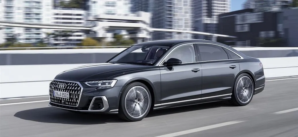 Audi A8 facelift 2022: novità, motori, dimensioni