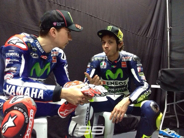MotoGP Misano 2015: Lorenzo, Marquez, Rossi i più veloci nelle FP3. Dovizioso quarto