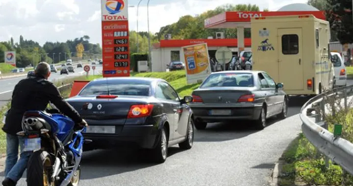 Sciopero benzinai: distributori aperti a Milano, Roma ed altre città