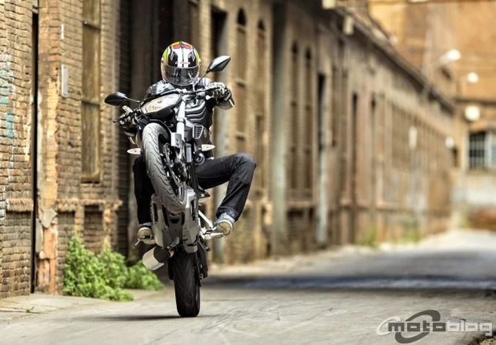 Yamaha MT-125 2014: la prima naked. Prova e caratteristiche