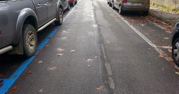 Strisce blu: niente multa per chi sfora l'orario