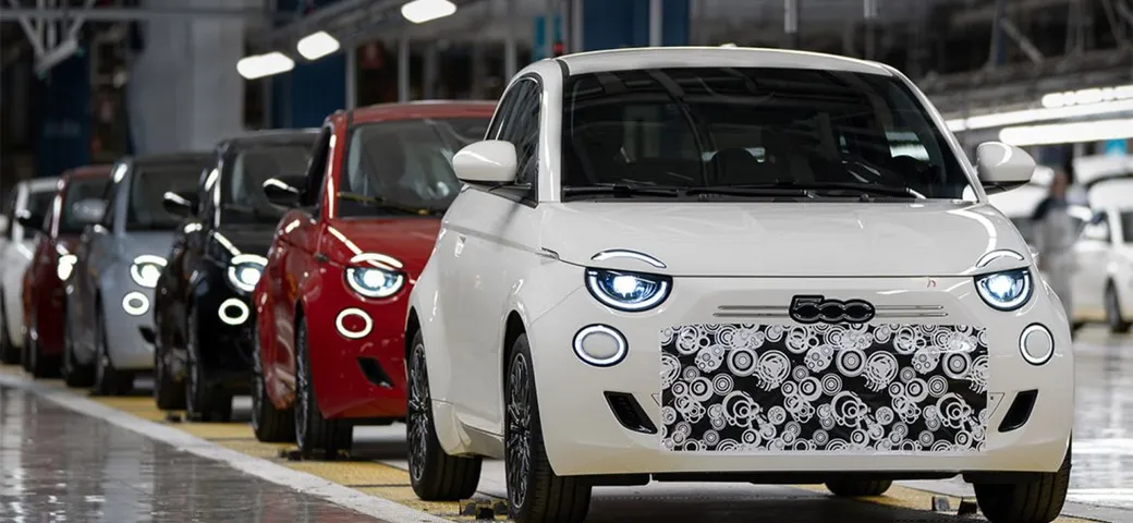 Fiat 500 ibrida, sfornati i primi esemplari pre-produzione a Mirafiori