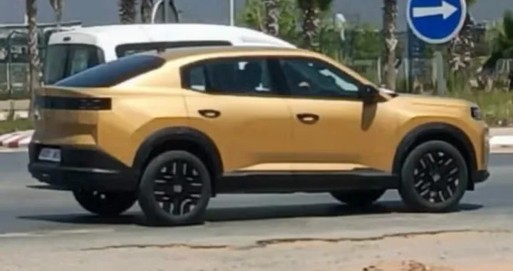 Nuova Fiat Fastback, prime immagini senza camuffamento: com'è