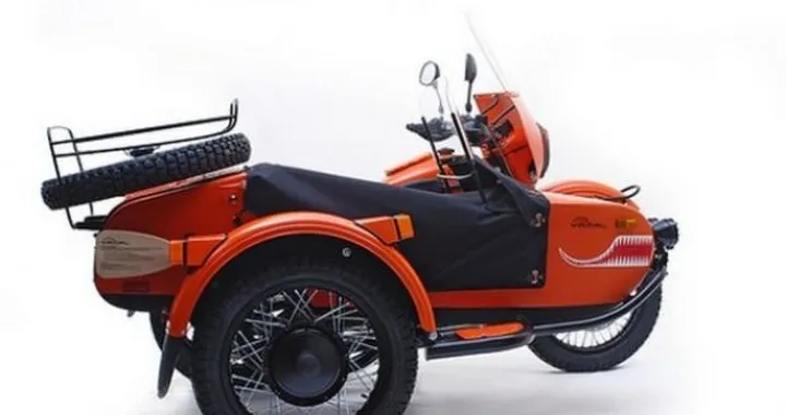 Ural Yamal Special Edition 2012, con pagaia di serie