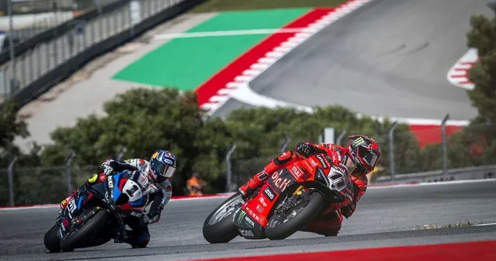 Superbike 2025, finale da brividi: Razgatlioglu può chiudere i conti o Bulega farà il miracolo?