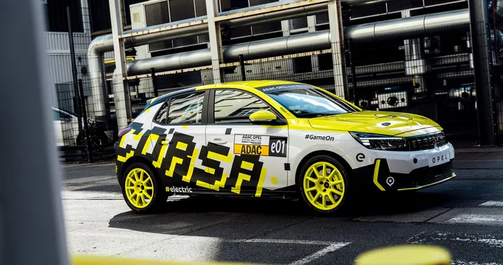 Opel Corsa Rally Electric "Gamescom": il vistoso "fulmine" da gara