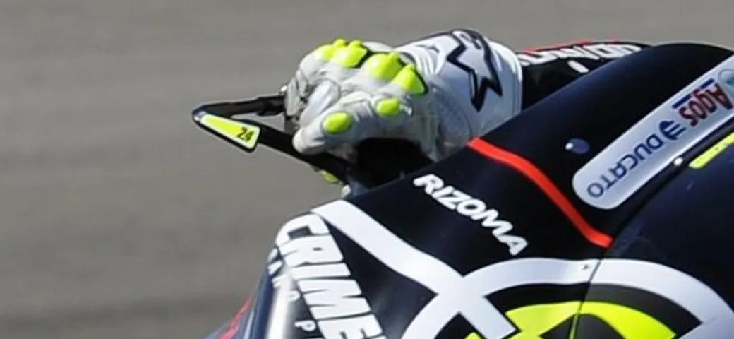 Motomondiale: dal 2012 paraleve al manubrio obbligatorie in tutte le classi