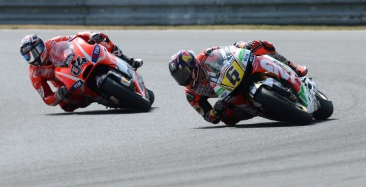 MotoGP Brno 2013: Bradl si impone a sorpresa nelle FP2, Lorenzo è a un soffio