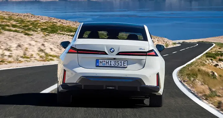 BMW i3, record di autonomia in Cina: 1.213 km con una sola ricarica