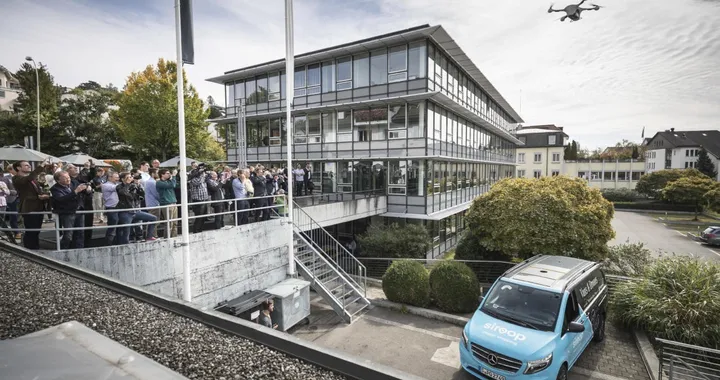 Mercedes Van e droni: prime consegne a Zurigo [Video]