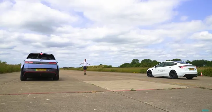 Tesla Model 3 Performance vs Hyundai IONIQ 5 N: drag race elettrica | Video
