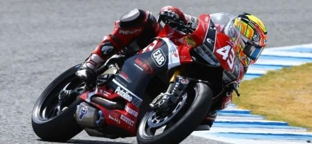 Superstock 1000 Magny Cours 2014: Massei precede Savadori nelle prime libere
