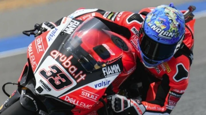SBK Aragon: Melandri precede le Kawasaki nel Day-1