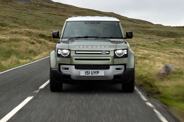 Land Rover Defender: nuove indiscrezioni sulla versione sportiva SVR