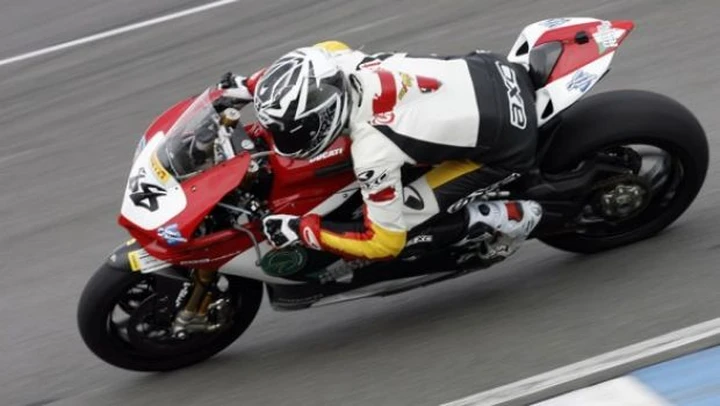 Guintoli prova la Ducati 1199 Panigale del team BSB Moto Rapido