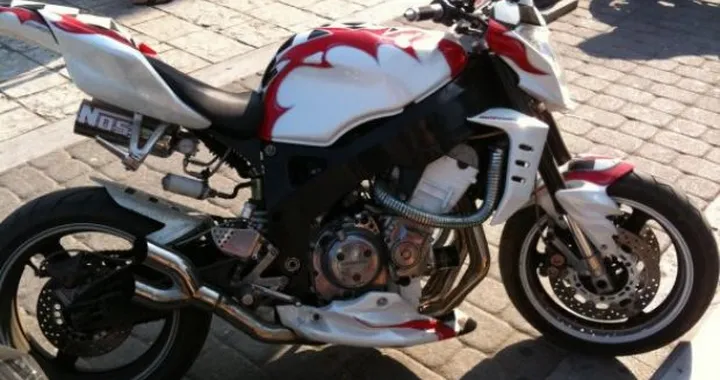 Foto del giorno: Tuning greco a tutto NOS