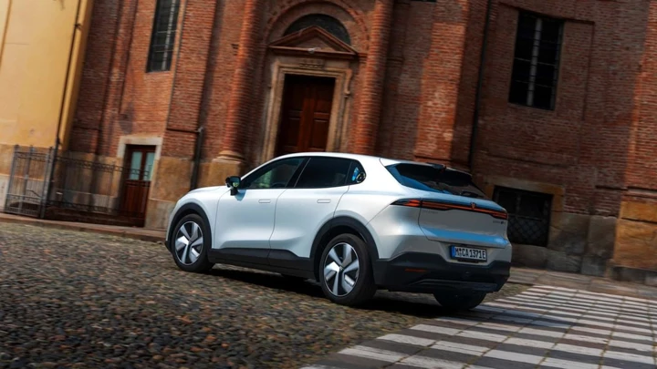 Changan Deepal S05: PHEV con 100 km elettrici e ricarica rapida