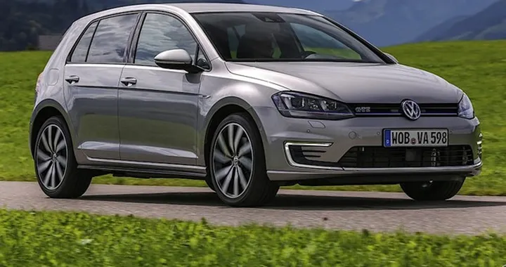 Volkswagen Golf GTE: prova primo contatto
