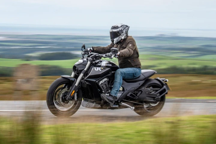 Cruiser fuori dagli schemi: arriva in Europa la Benda LFC 700