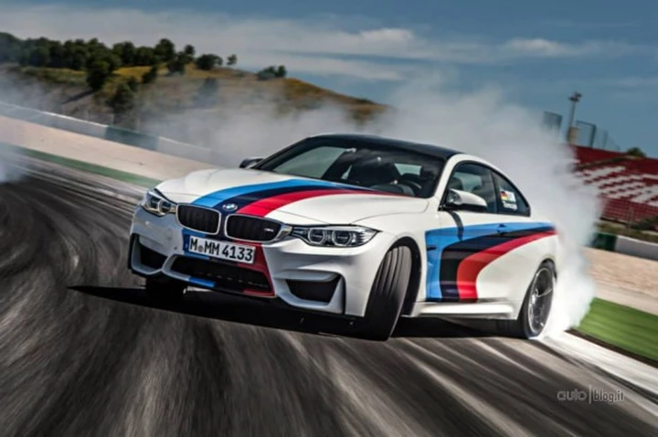 BMW M4: drift con i piloti del DTM