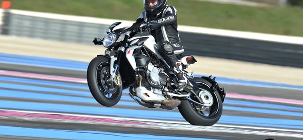 MV Agusta Brutale 800 Dragster: Open Day e Test Ride il 22 e 23 marzo