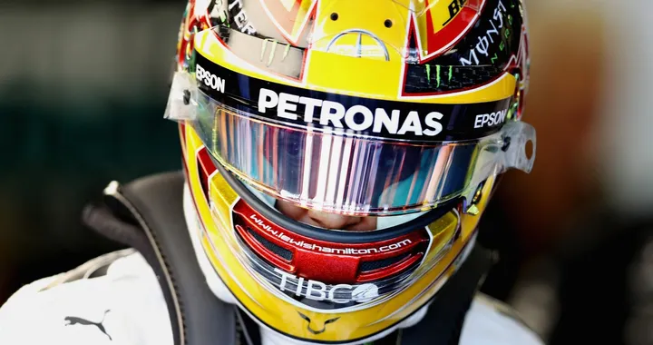 Lewis Hamilton: l'esordio su una moto in pista e poi... il volo