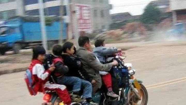 Nove motociclisti italiani su dieci usano il casco