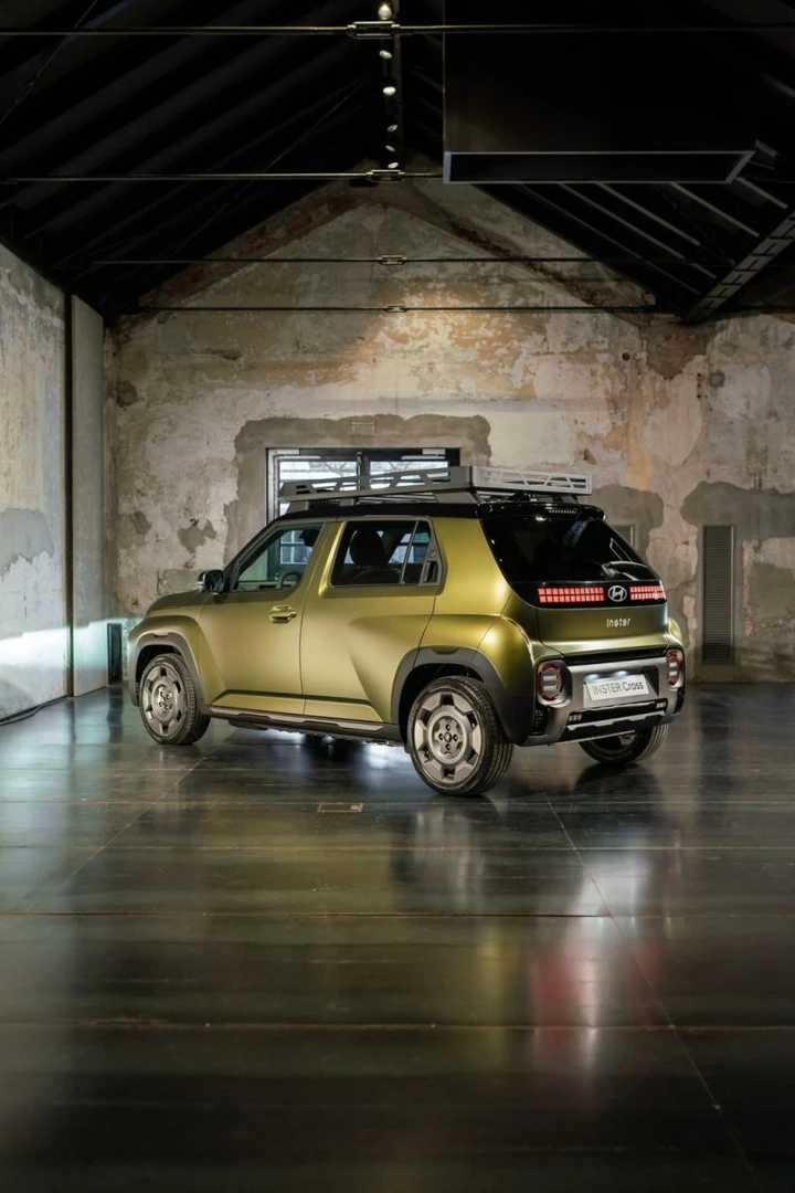 Hyundai INSTER Cross, aperti gli ordini per il SUV urbano