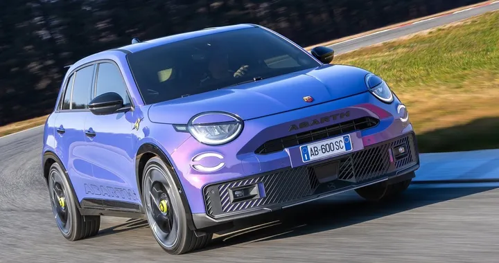 Abarth 600e, ancora più sportività con la nuova Competizione