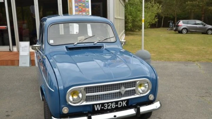Renault 4: per i 50 anni l'abbiamo provata su strada