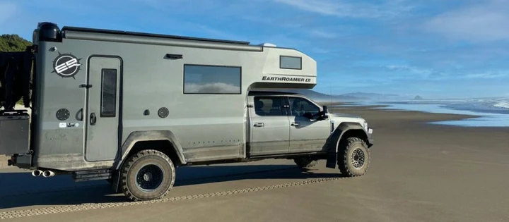 Jason Momoa va a vivere in un camper che costa più di una casa